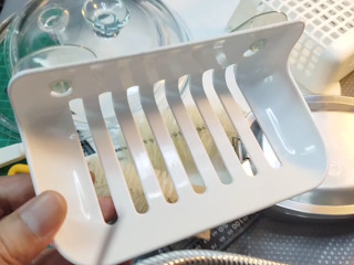 白色肥皂架