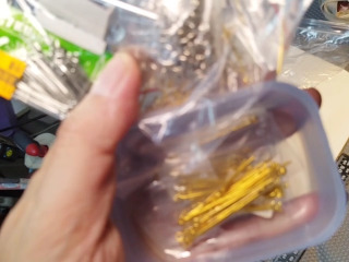 金色平頭針
