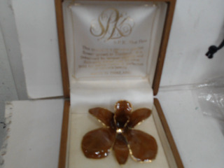 SPK 泰國花 24K鍍金胸針