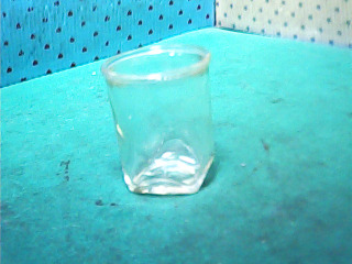 玻璃杯