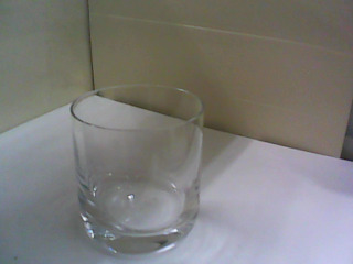 玻璃杯