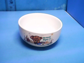 瓷碗