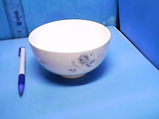 瓷碗