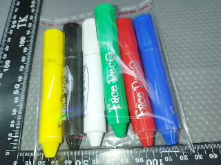 人臉彩繪蠟筆