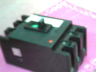 無熔絲斷電器