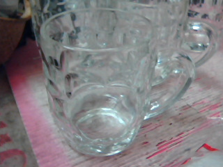 玻璃杯