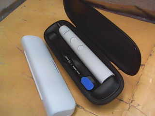 電動牙刷+無線充電盒