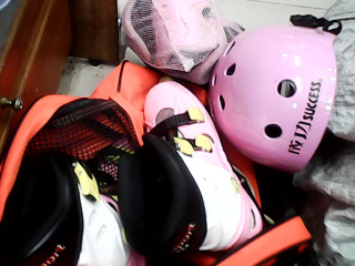 直排輪*護具*頭盔