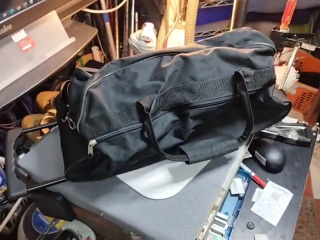 黑色尼龍旅行袋