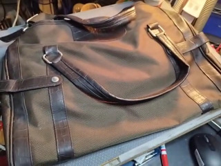 咖啡色鱷魚壓紋包