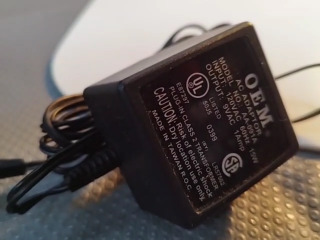 電源適配器