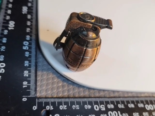 鷹形裝飾物