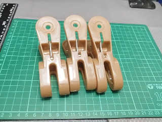 卡其衣夾
