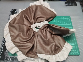 茶色荷葉圈