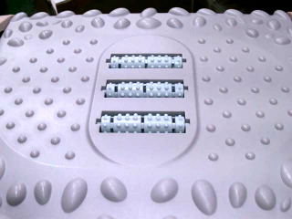 腳底拉筋按摩板