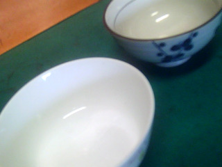 瓷碗