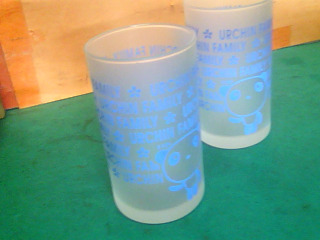 玻璃杯