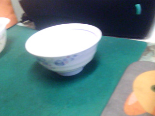 瓷碗