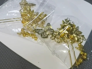 金色蝴蝶髮飾