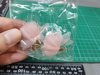 粉羽耳環