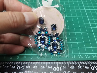 藍色水鑽耳環
