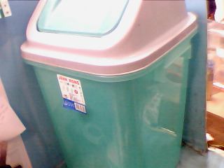 垃圾桶