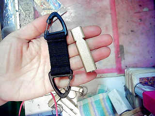 雙向登山扣+哨子