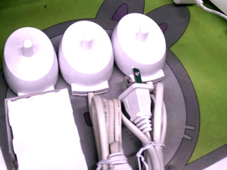 百靈牌電動牙刷充電座