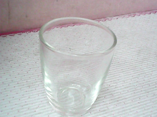 玻璃杯