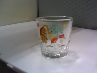 玻璃杯
