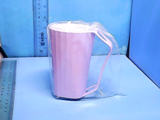 塑膠杯