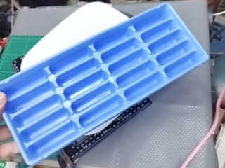 藍色製冰盒