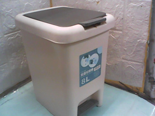 垃圾桶