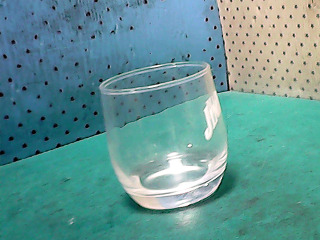 玻璃杯
