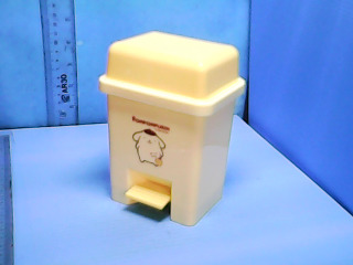 小垃圾桶
