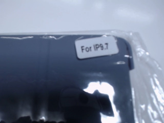 iPad 9.7 吋的保護殼。
