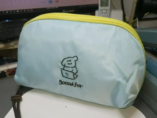 藍色插畫化妝包