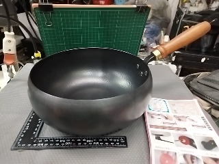 木柄鐵炒鍋
