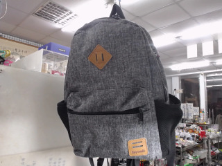 雙肩包大容量