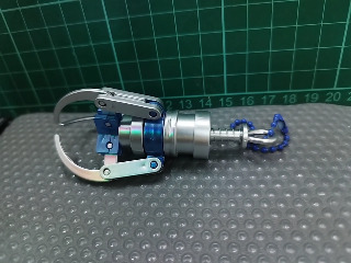 爪吊飾