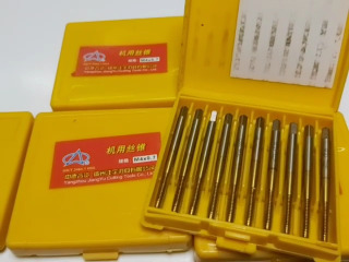 一套機械攻牙工具