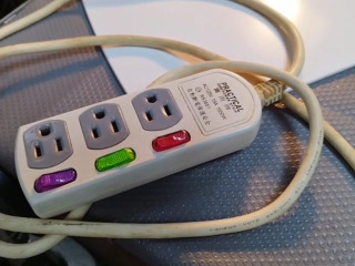 三孔開關延長線