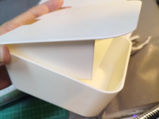 白色收納盒