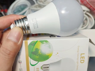 LED燈泡9W
