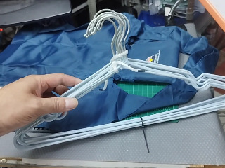 白色衣架組合