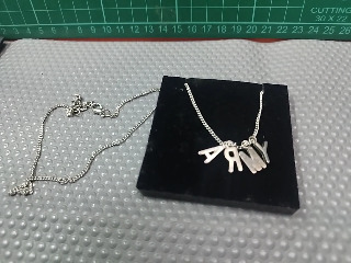 字母項鍊