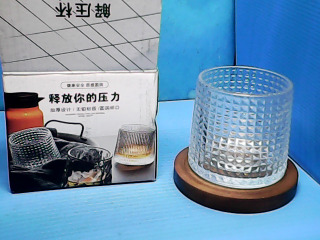 玻璃杯