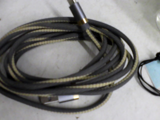 充電線