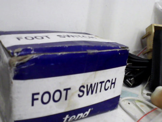 腳踏開關
