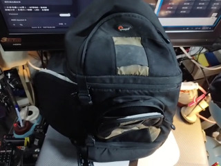 黑色多功能雙肩包